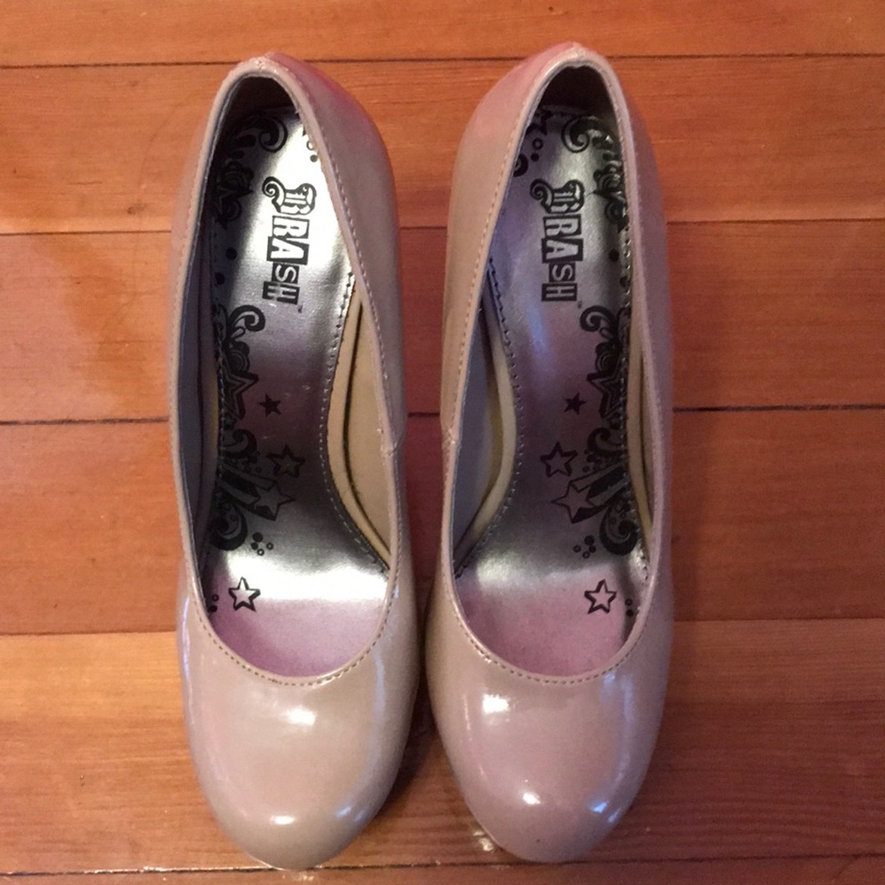 Heels - Picture 4 of 8